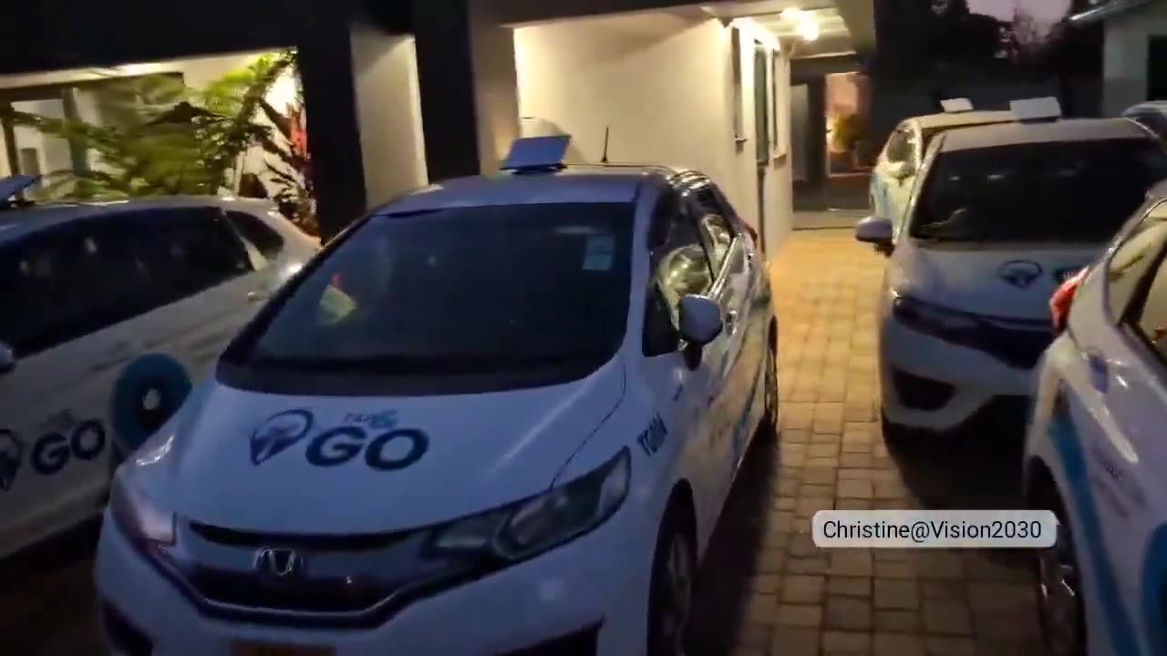 Check out these Starlink Minis on taxis in Zimbabwe