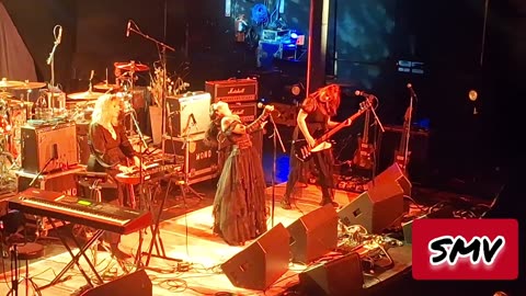 #ShittyMillennialVideos 📱📹🎬 Kaelan Mikla - Hvítir Sandar ⛱️ @ Roseland Theater Portland, OR 03/10/25