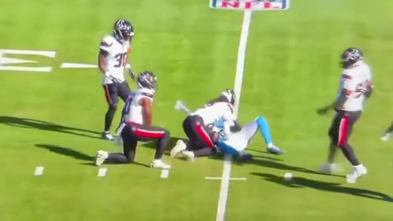 Titans star receiver Calvin Ridley injured on this play