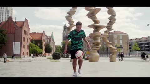Incredible: 5 Simple Football Skills That Will Impress Your Friends! PT 2