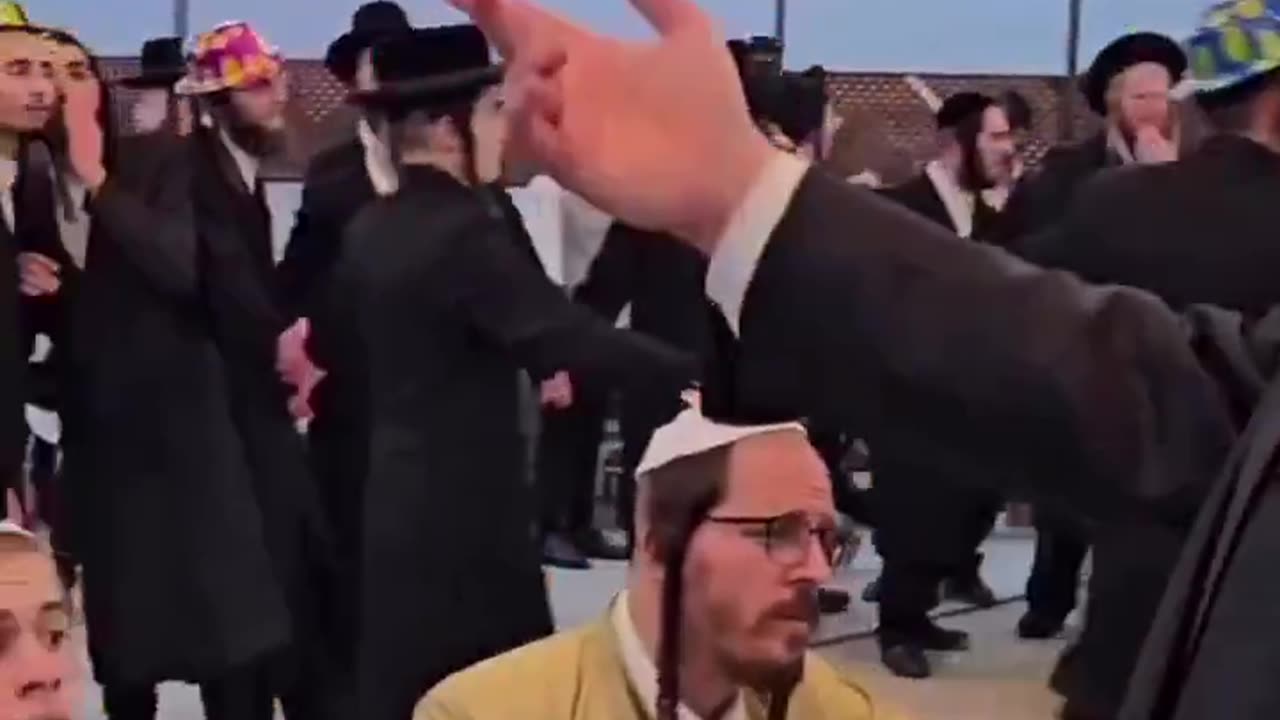 These guys are just jewin’ around.