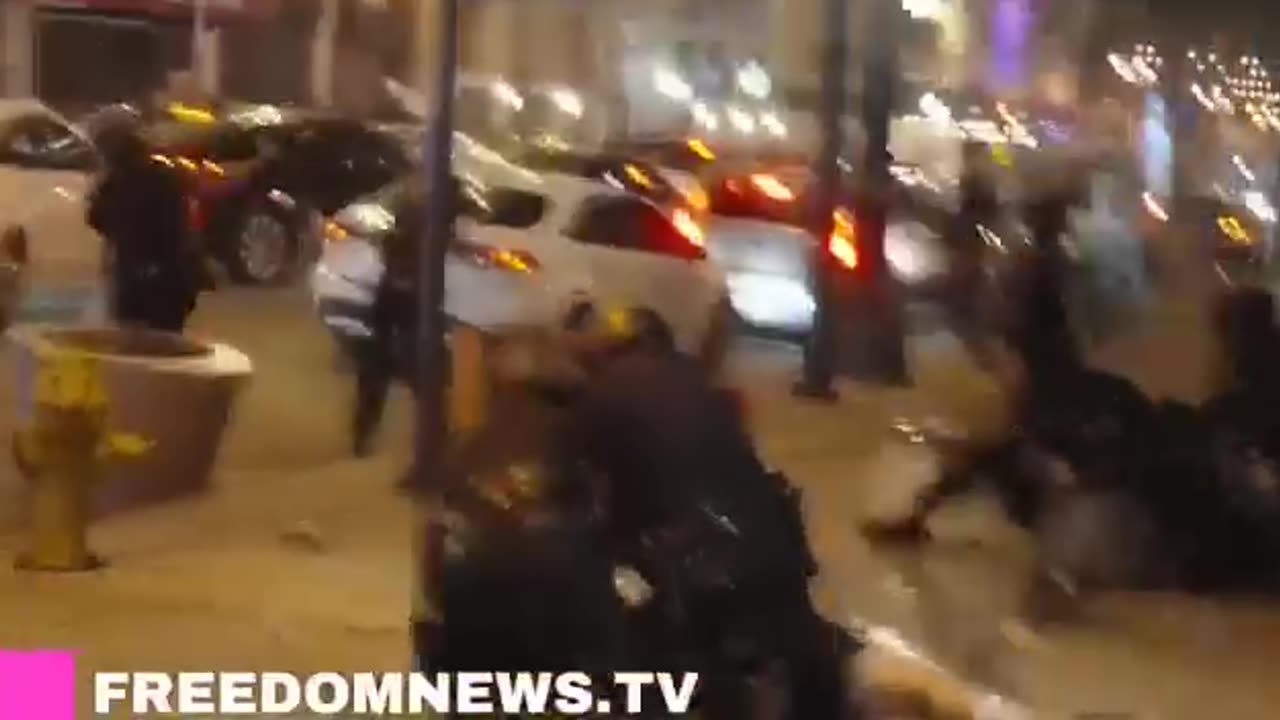 ‼️Es gerät offenbar außer Kontrolle in Los Angeles. Nun werden die Geschäfte geplündert 10.o6.2025