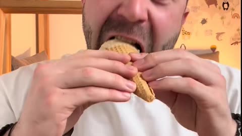 https://vm.tiktok.com/ZMSNSaRoR/