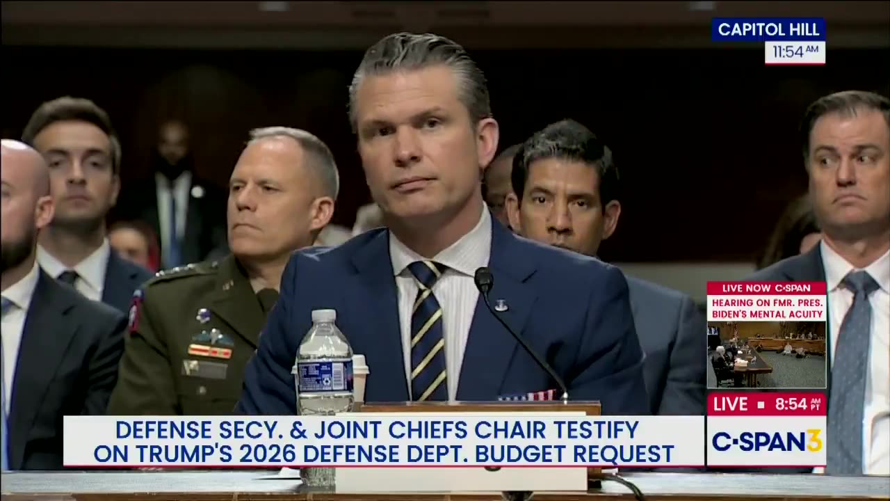 ‪Pete Hegseth destroys senator.‬