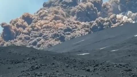 ETNA znovu vybuchla: Turisté prchají z nebezpečné zóny 2.6.2025