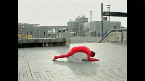 🇯🇵📺 This Japanese Commercial is Hilariously Weird! | FunFM