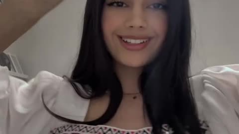 Beautiful Girl Lip Sync Performance