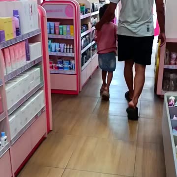 Belanja Skin Care bareng ayah aku