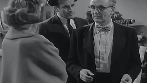 17) «Костюм для убийства» / «Dressed for the Kill»