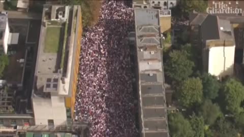 Britons protest against Prime Minister Starmer and illegal immigration.