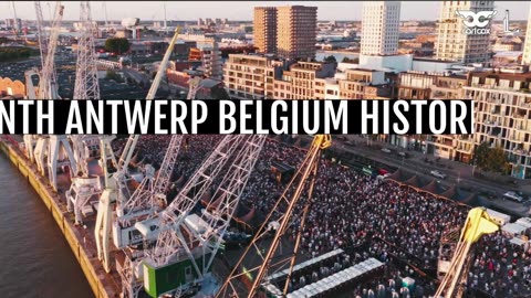 Carl Cox playing HORATIO - IT's TIME TO STOP in his set for Labyrinth Belgium party.