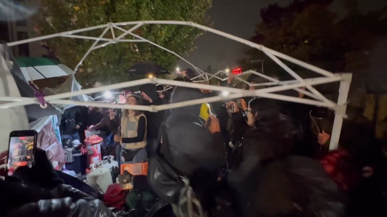 MAGA invades and dismantles Antifa tent with cops in Portland
