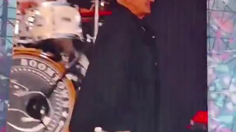 Bob Geldof tonight in Dublin calling Elon Musk a cunts
