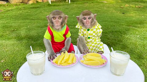 YiYi and YinYin were very happy when mom prepared a delicious meal