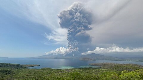 Lewotobi Volcano Explodes To 53,000 ft - 13th Phase Of Kilauea Eruption With Lava Foutains To 700ft