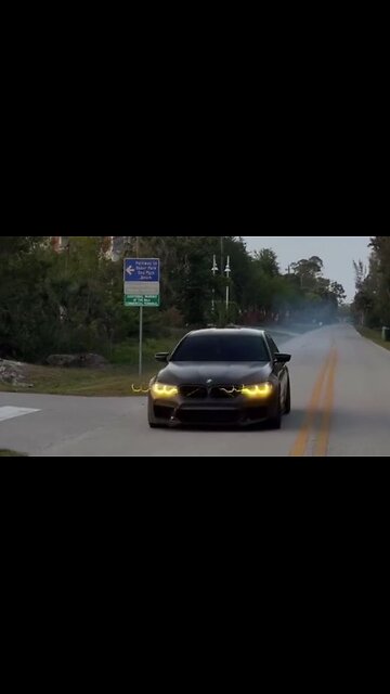 BMW M5 F90 rolling burnout