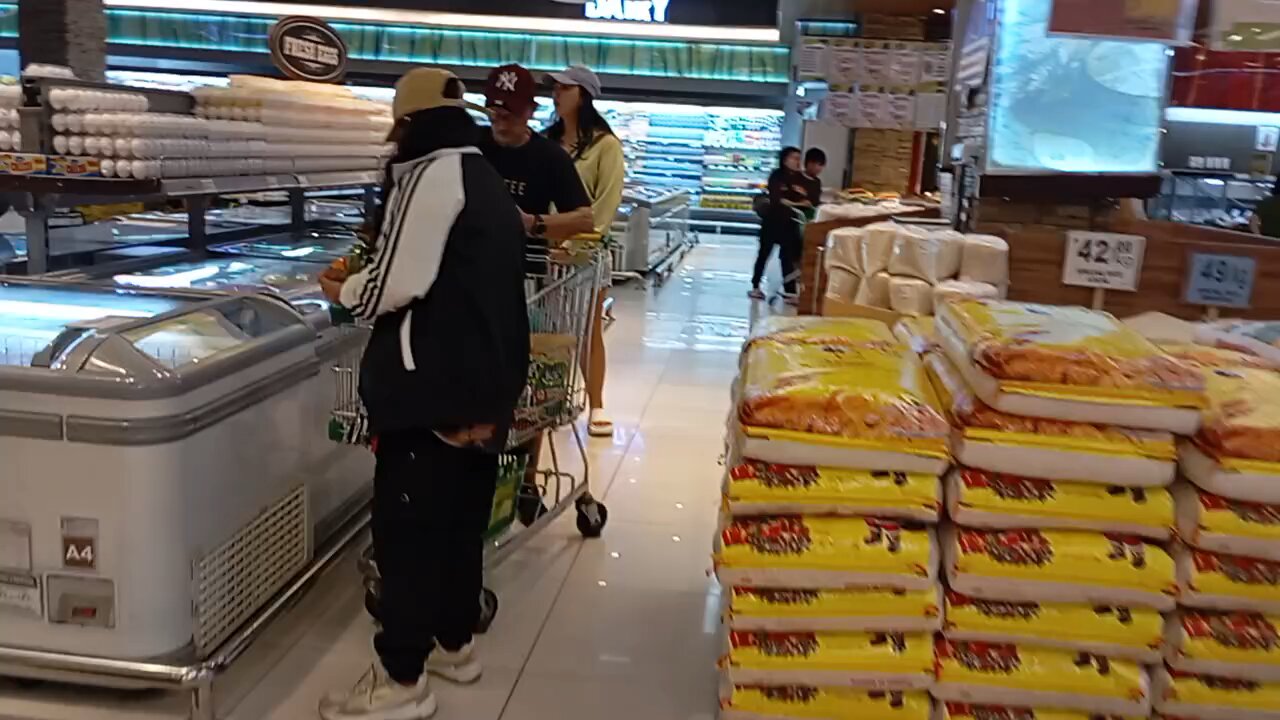 Lumabas Ka Palusot