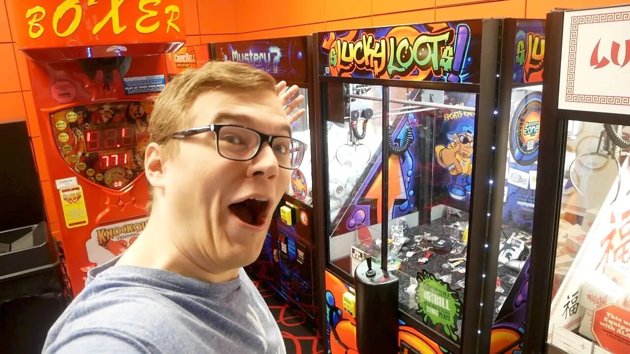 WE HAVE THE ARCADE TO OURSELVES!