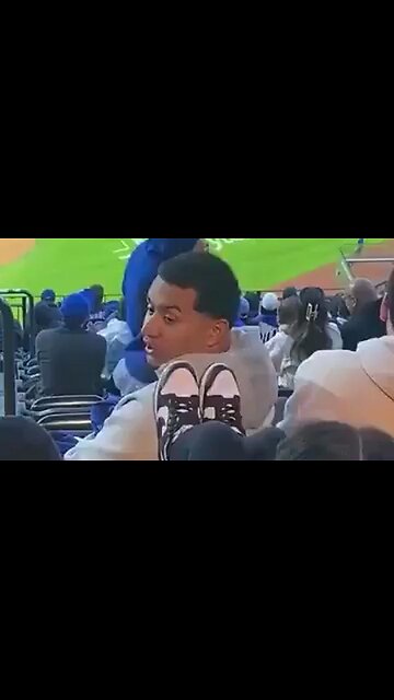 HUNNY BABY WOULD HAVE FOUND HERSELF FLYING TOWARDS THE FIELD IF SHE PUT HER BLOODY FEET ON MY BACK❗