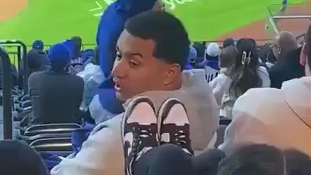 HUNNY BABY WOULD HAVE FOUND HERSELF FLYING TOWARDS THE FIELD IF SHE PUT HER BLOODY FEET ON MY BACK❗