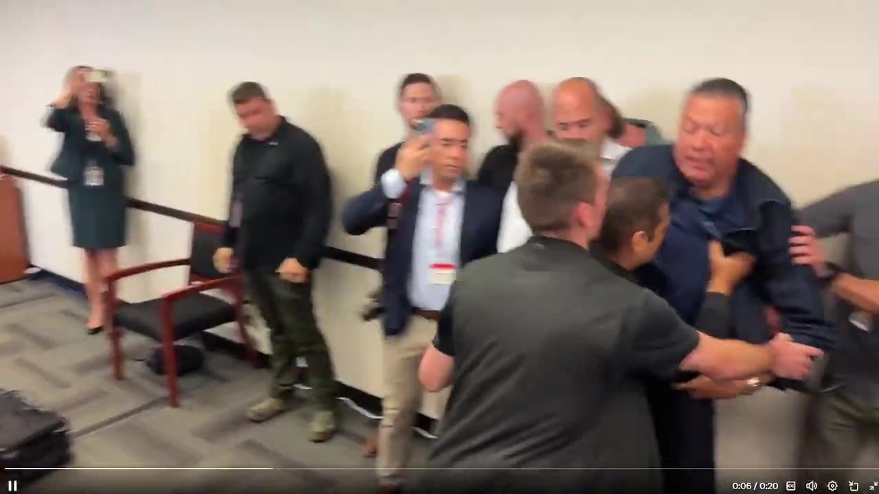 BREAKING: Thượng nghị sĩ Dân chủ California @AlexPadilla4CA vừa bị bắt.