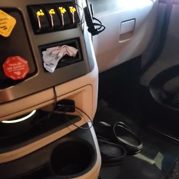 ABSOLUTELY HILARIOUS TO WATCH #ourtruckinglife #atruckerslife #truckdriver