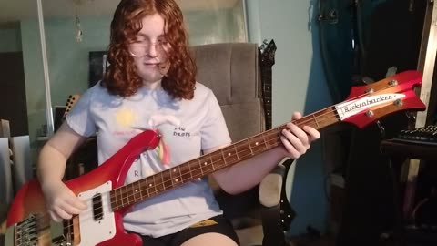 With a Little Help From My Friends/Beatles Cara bass playalong