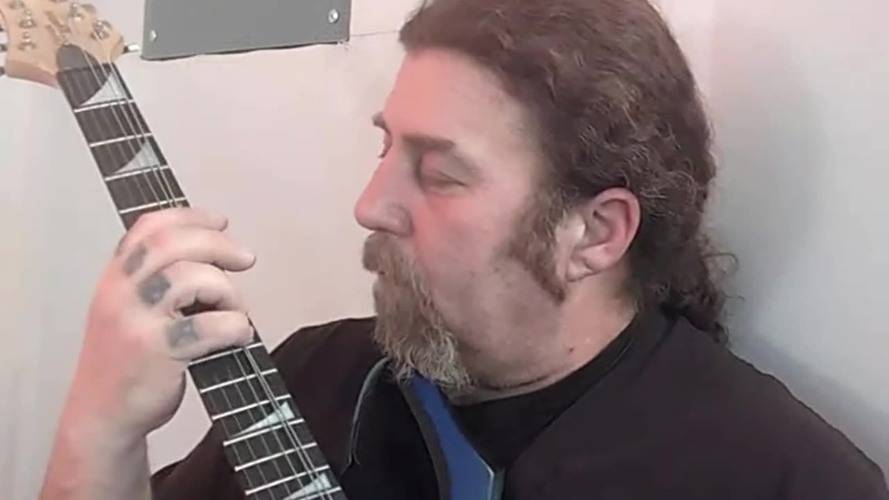 Chillin In the Tiny Home with the Ravens