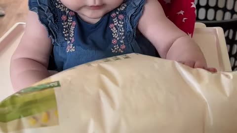 7-month-old baby’s curious first encounter with a plastic bag | safe playtime fun