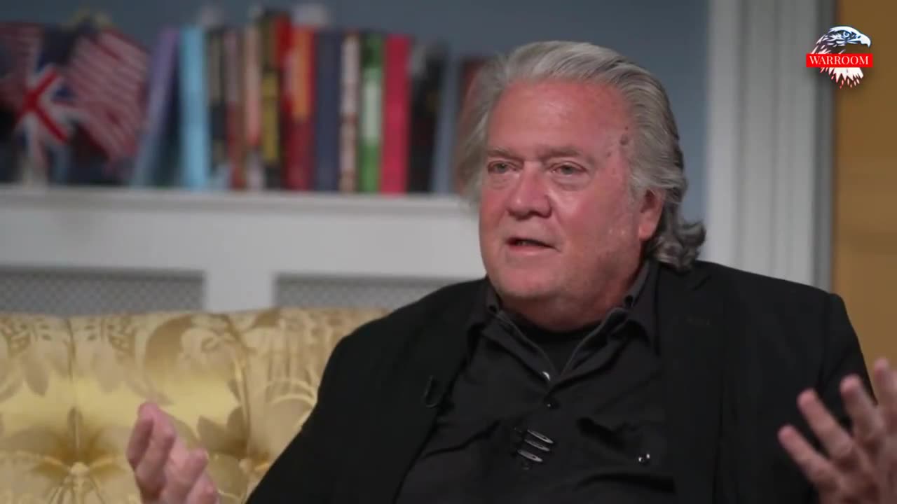 Steve Bannon on the Stock Market, AI Bubble & Looming Financial Catastrophe