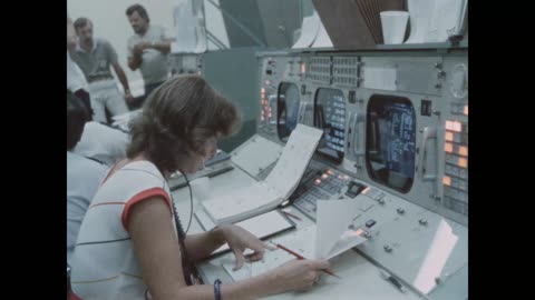 JSC (AV) - Mission O... - JSC (AV) - Mission Operations Control Room Support Areas Dur - 255-fr-c066