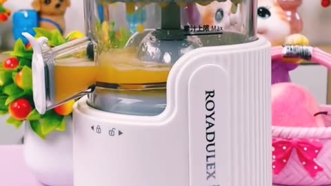 Cordless Cold Press Juicer – Portable Orange Juice Maker 🍊 | Mini Electric Juice Extractor