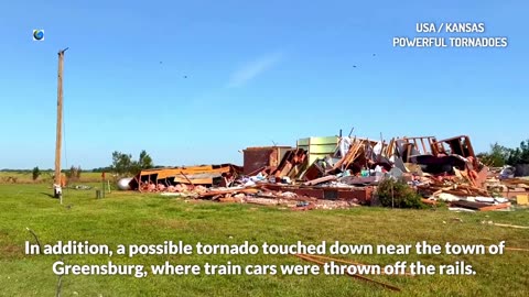 29 tornades en une journée, dont 16 au Kansas, des rochers de glace tombant du ciel en Arkansas