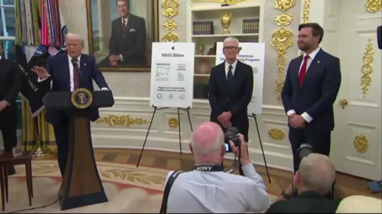 🚨🇺🇸 NOW - Trump calls Epstein files "total bullshit!" | Because he is on many docs! Sickening! Can imagine the PTSD all of those who are victims of predators…