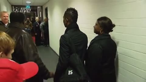 Thuis bij Papa en mama van eljero elia