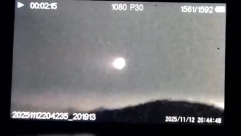 Lumière étrange que se passe-t-il ici ? Ovnis...🤔