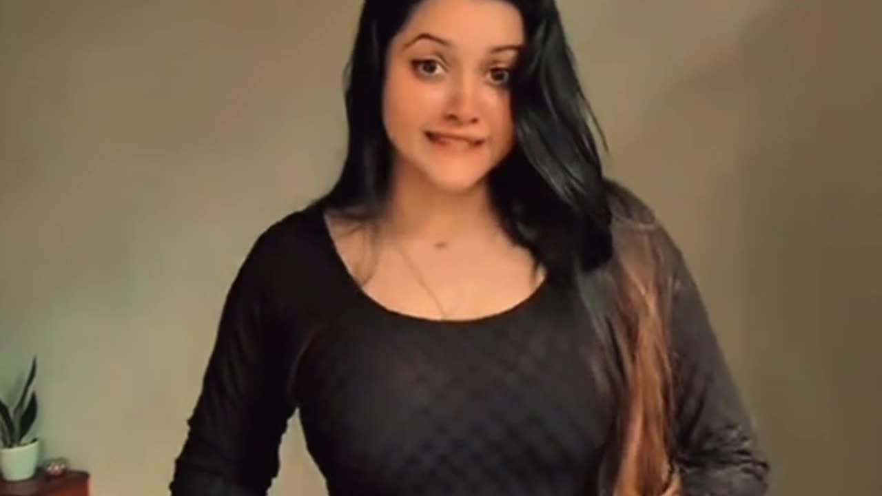 Girls Short 04