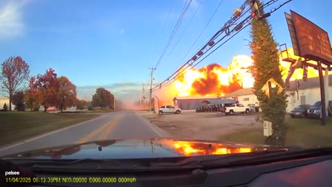 New wild video of UPS plane with 3 crew members crashnear the Louisville airport