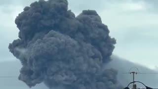 WATCH: Eruption at Sakurajima (桜島) volcano in Kagoshima Prefecture, Japan.