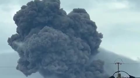 WATCH: Eruption at Sakurajima (桜島) volcano in Kagoshima Prefecture, Japan.