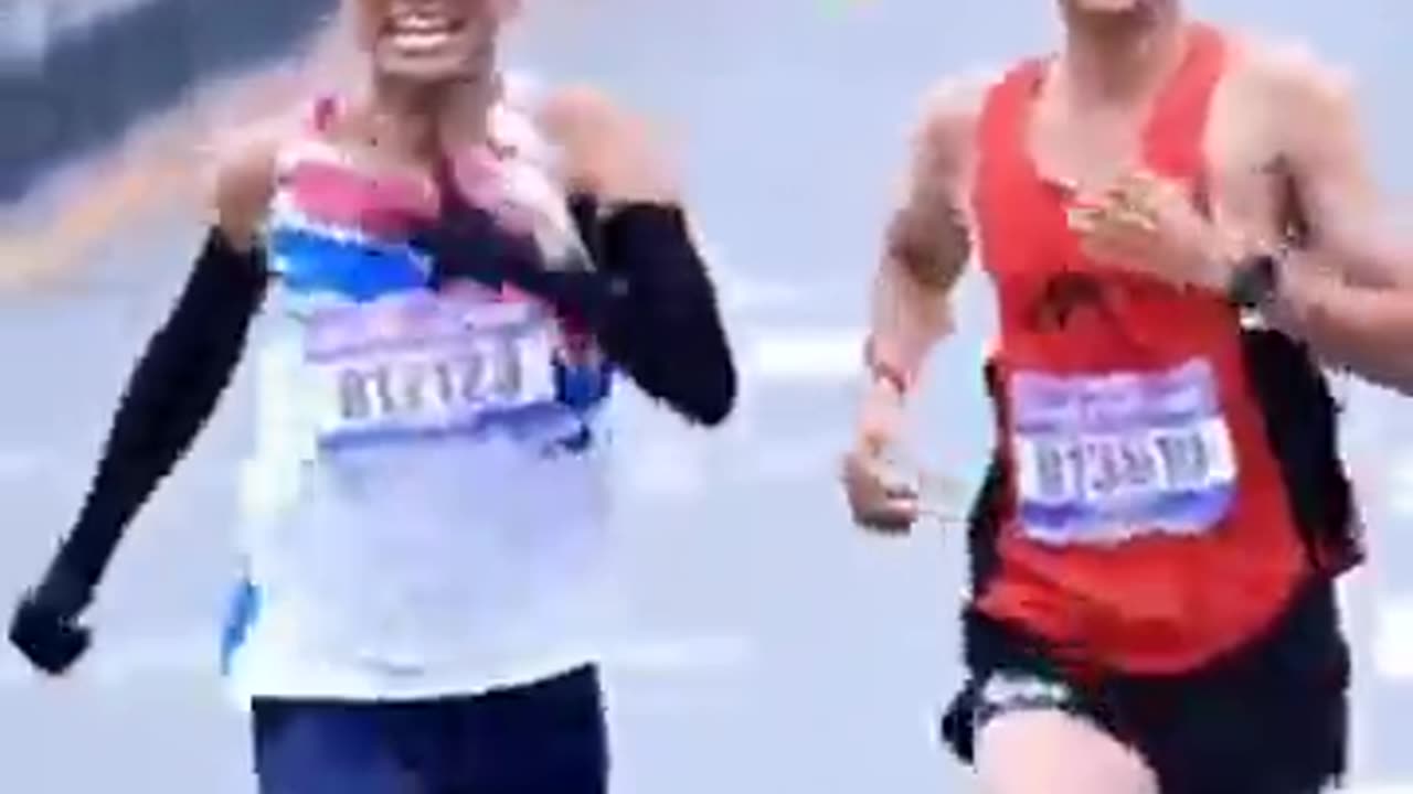 😂😂 Disaster at the Finish Line! This Epic Fail is Legendary!