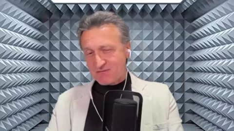 Intervista a Edoardo Gagliardi: L'intuizione consapevole, Doppio schermo