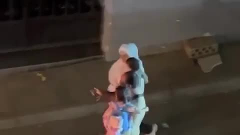 Lebanese families evacuate by car and on foot ahead of IDF attack