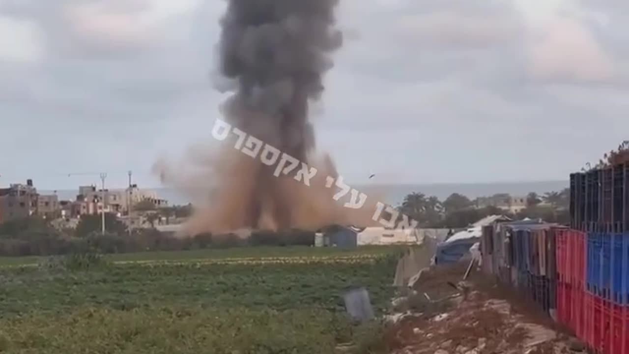 Dozens of attacks this morning across Khan Yunis Residents of Khan Yunis