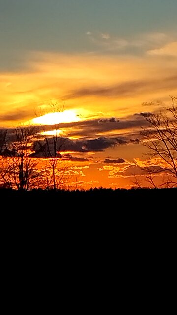 Sunset 🌇 on the hill 3/24/25--7:25 pm