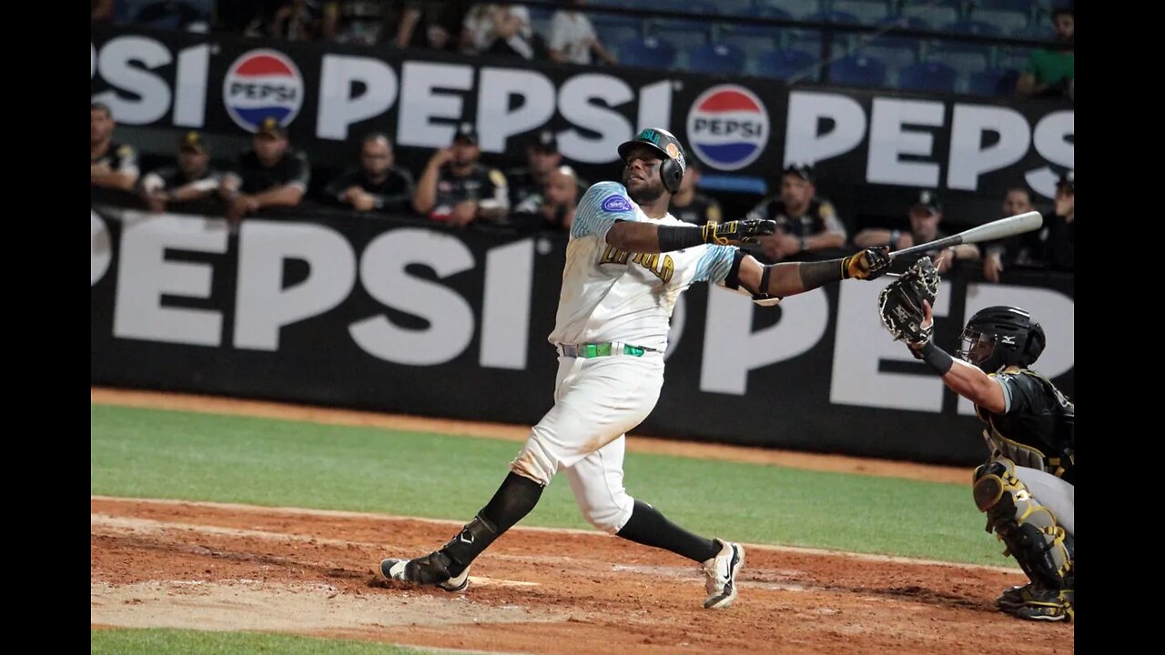 Juan Santana se fue para la calle