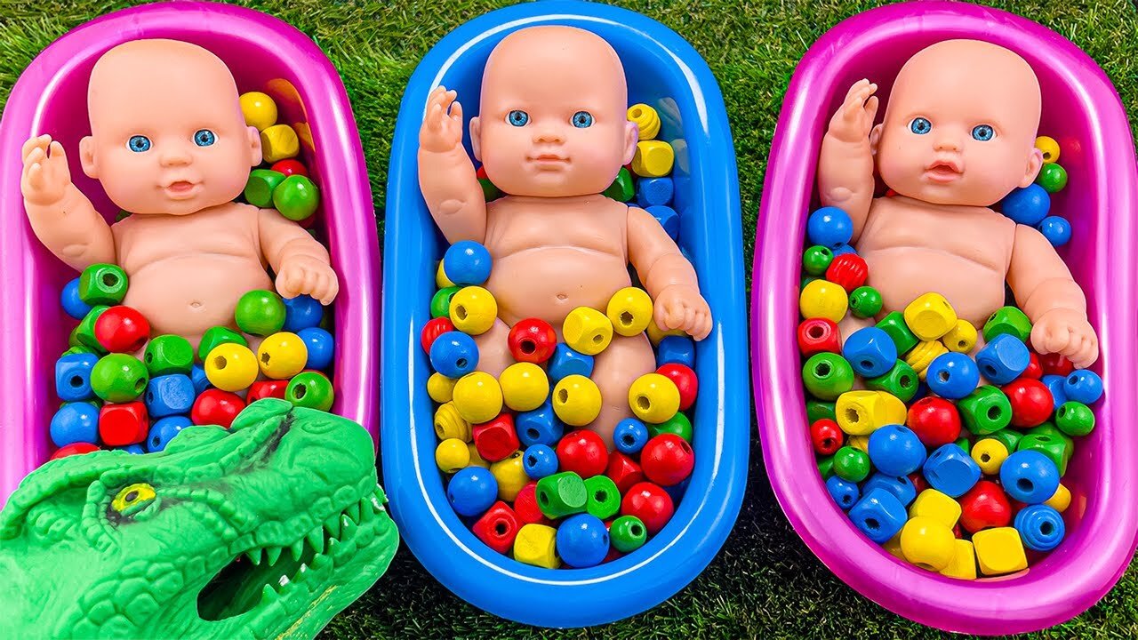 30 Minutes Mixing Candy M&M'S into 3 Color Super Bathtubs with Funny Dolls & Make Up Cutting ASMR