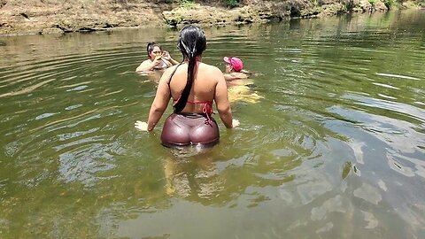 🔴-recordando la ca¡das en los ríos🤣roxana rompió récord || VICKYTA🐥feliz de venir a nadar 🏊🏻‍♀️