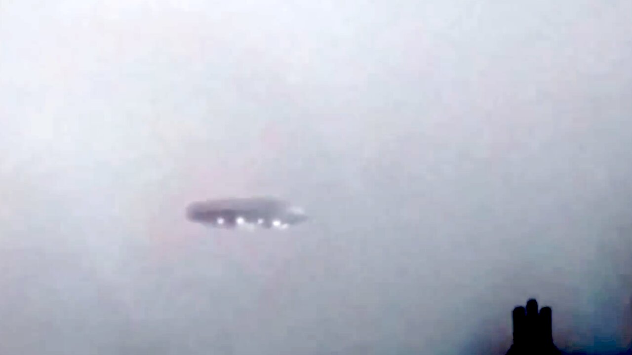 UFO Videotaped over Cologne, Germany