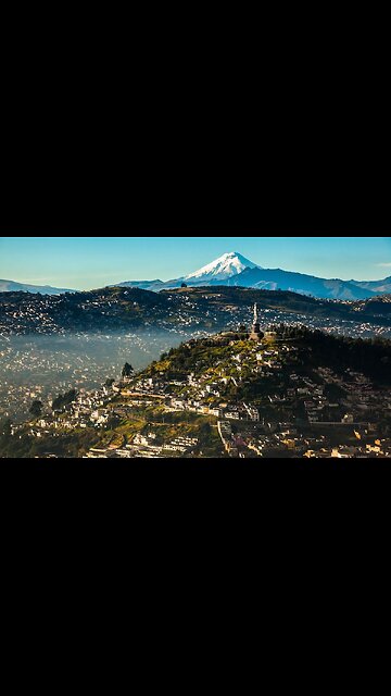 Quito – Volcano Views, Colonial Streets & Andean Spirit 🌋🏛️✨